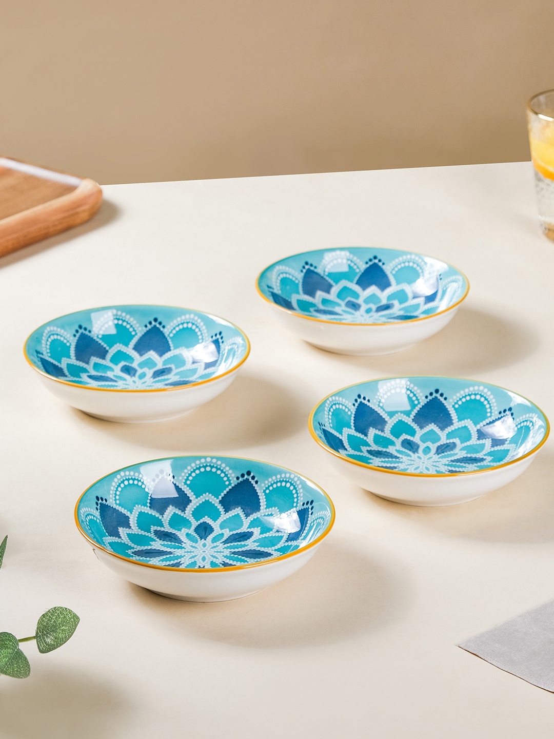 

Nestasia Blue & White 4 Pieces Floral Printed Ceramic Glossy Plates