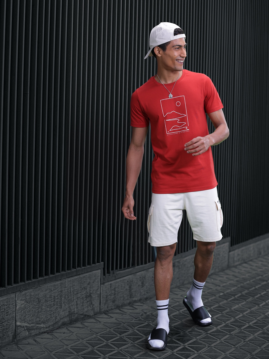 

WROGN Graphic Printed Slim Fit Casual T-shirt, Rust