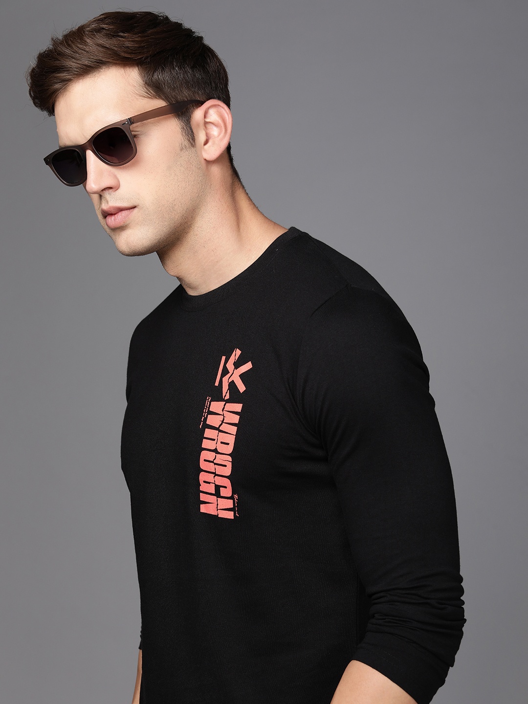 

WROGN Men Brand Logo Printed Round Neck Slim Fit T-shirt, Black