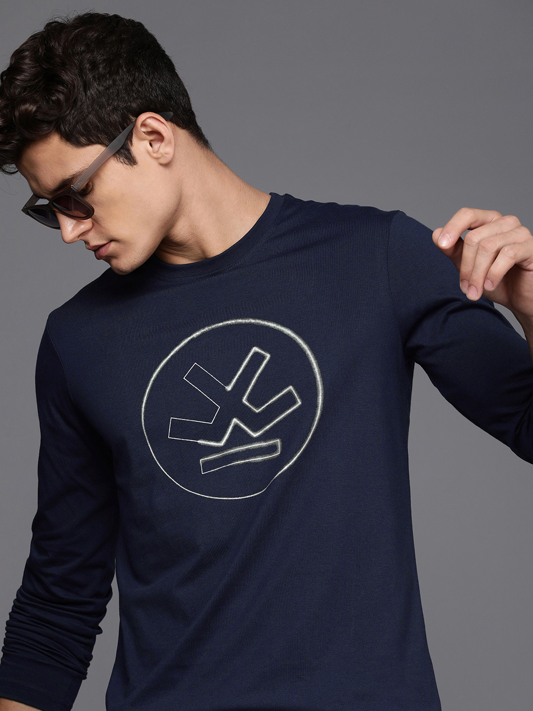 

WROGN Brand Logo Printed Slim Fit T-shirt, Navy blue