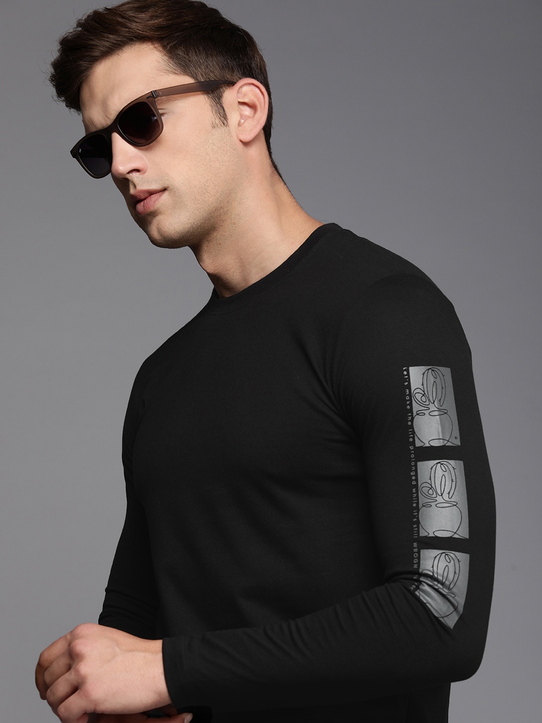 

WROGN Men Solid With Printed Detail Long Sleeves Slim Fit T-shirt, Black