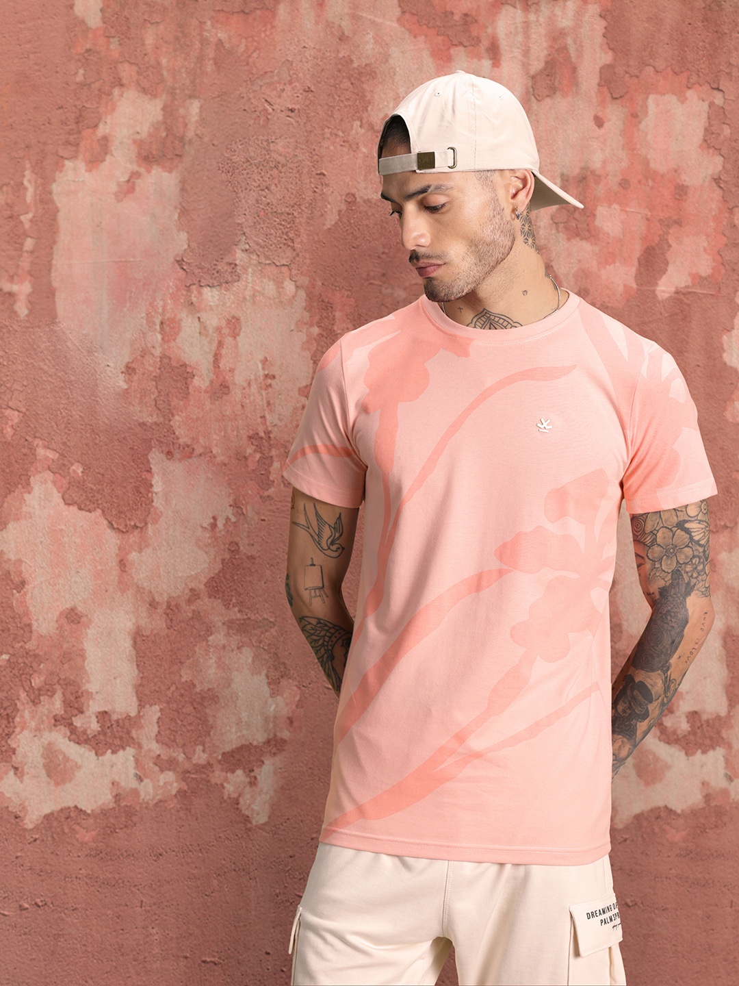 

WROGN Men Floral Printed Round Neck Slim Fit T-shirt, Pink