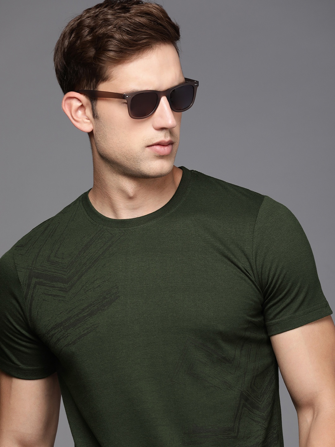

WROGN Men Brand Logo Printed Round Neck Slim Fit T-shirt, Olive