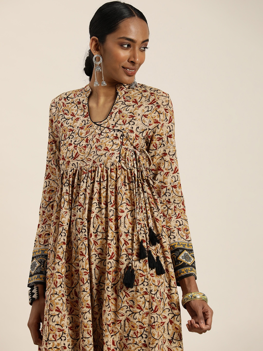 

Taavi Kalamkari Floral Ethnic Printed Pure Cotton Angrakha Kurta, Beige