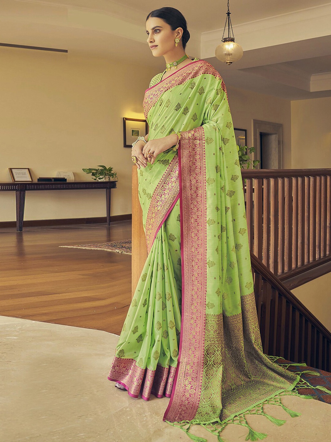 

Mitera Ethnic Motif Woven Design Zari Banarasi Saree, Green