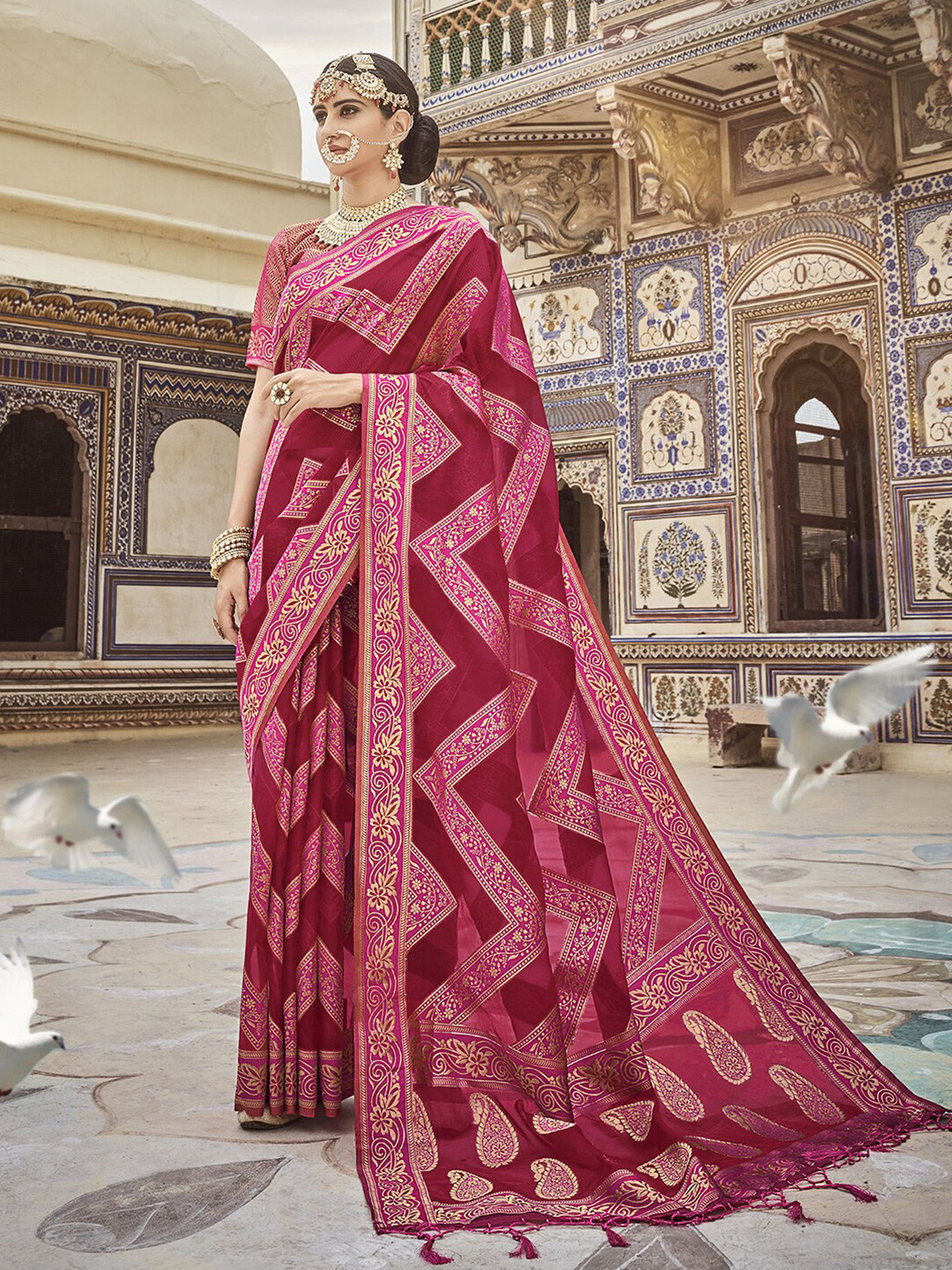 

Mitera Pink & Gold-Toned Floral Woven Design Zari Organza Banarasi Saree