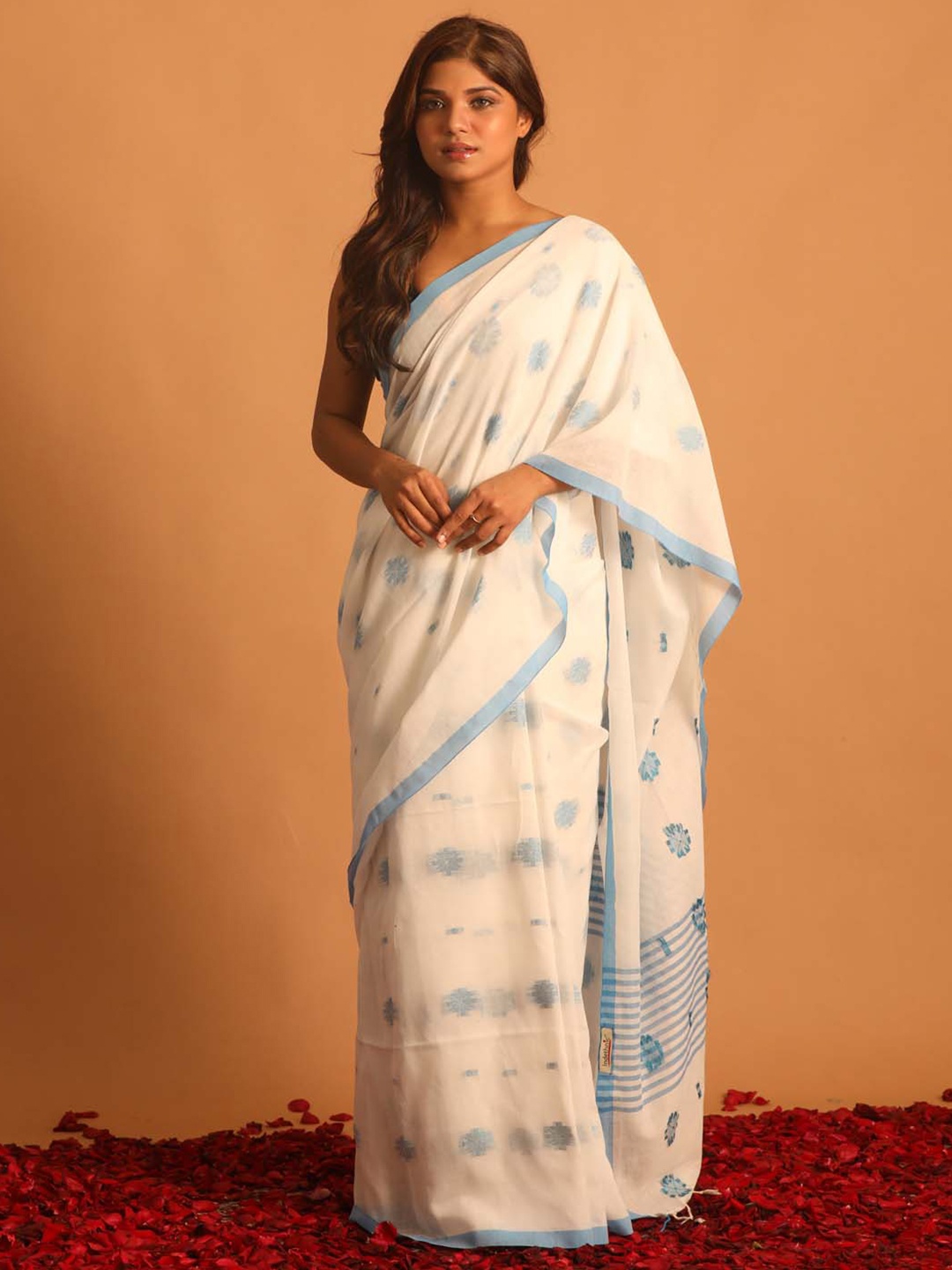 

Saranee Ethnic Motifs woven Design Pure Cotton Jamdani Saree, Blue