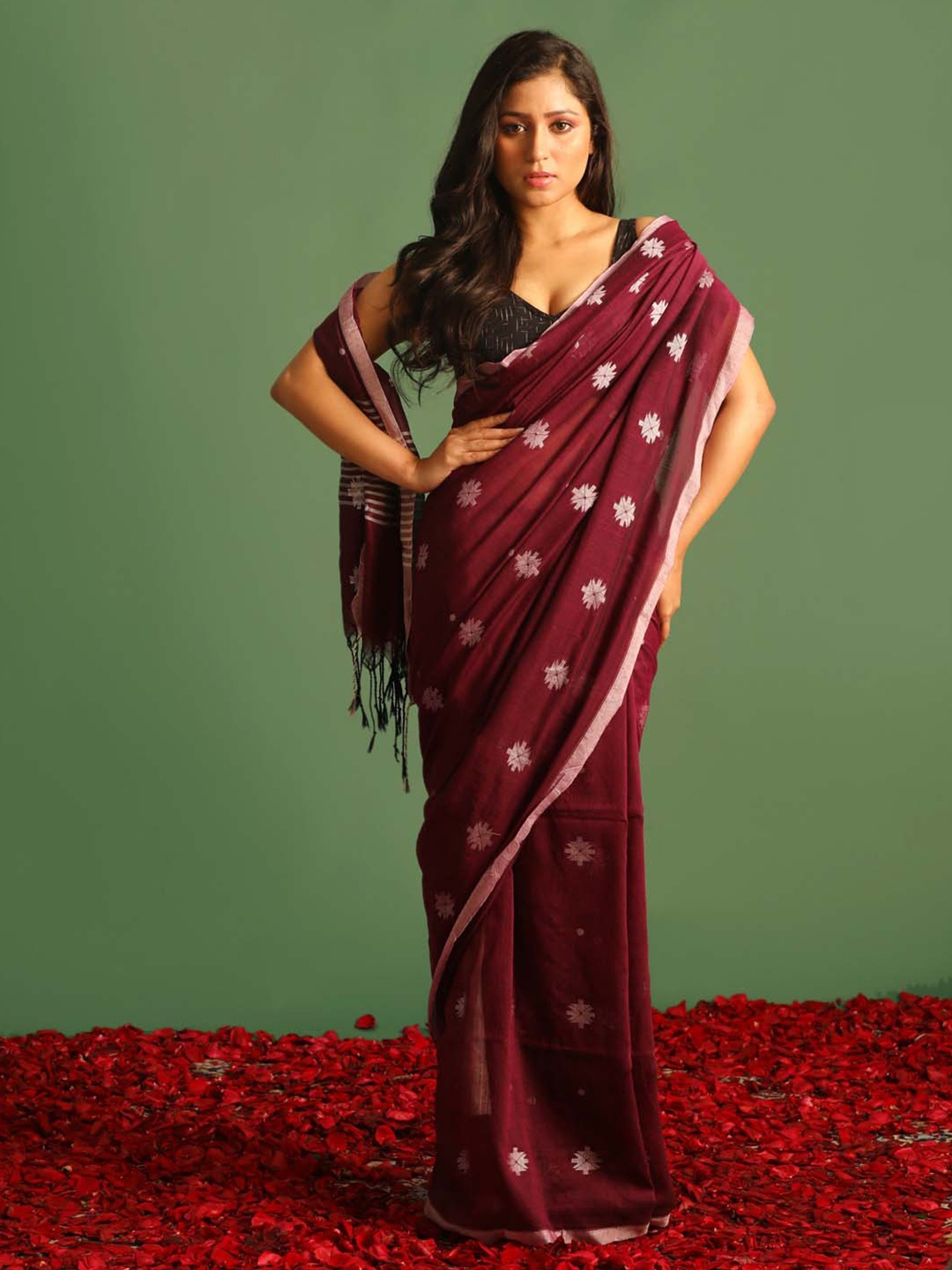 

Saranee Ethnic Motifs woven Design Zari Pure Cotton Jamdani Saree, Purple