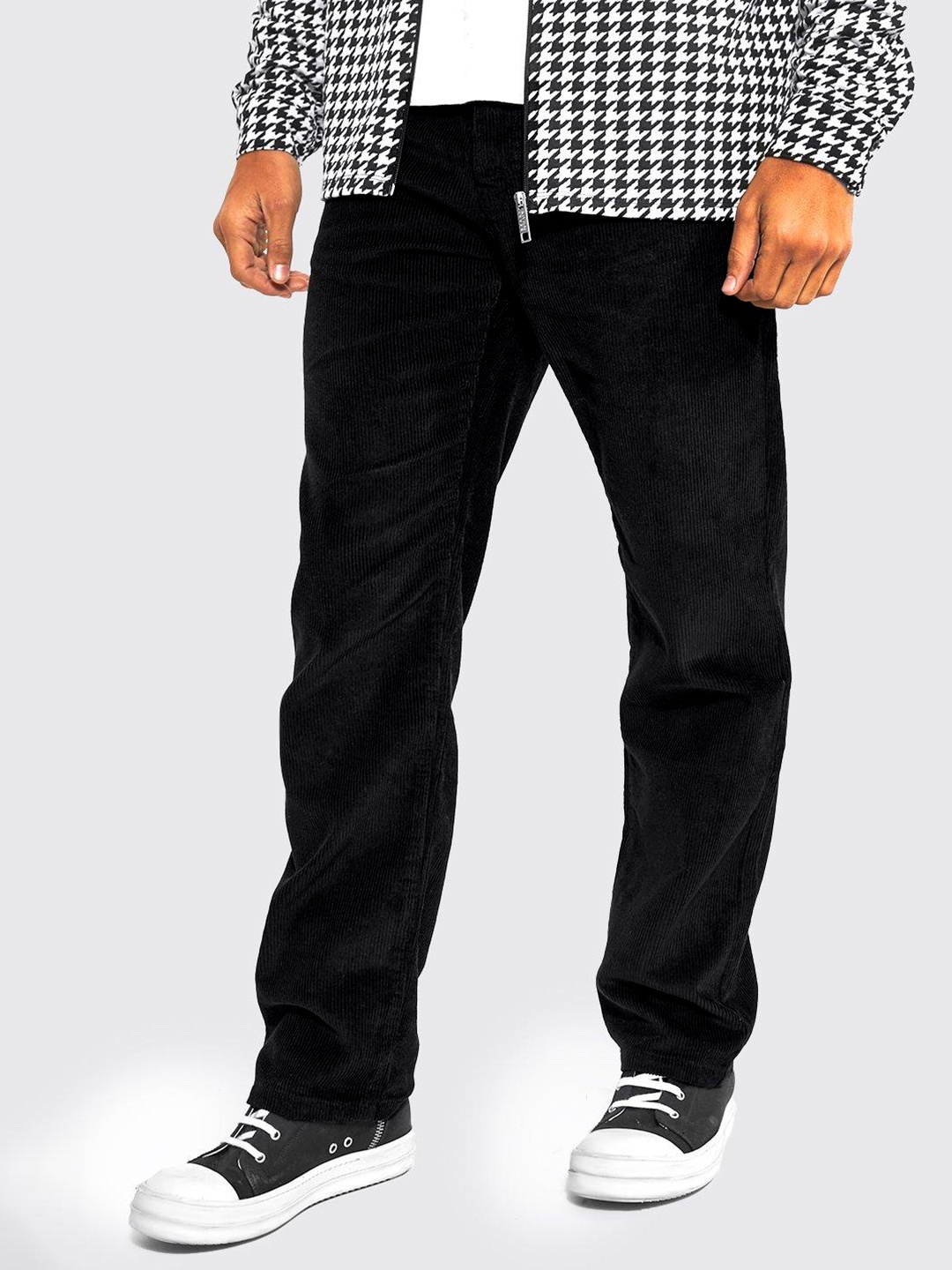 

boohooMAN Men Relaxed Fit Pure Cotton Corduroy Trousers, Black