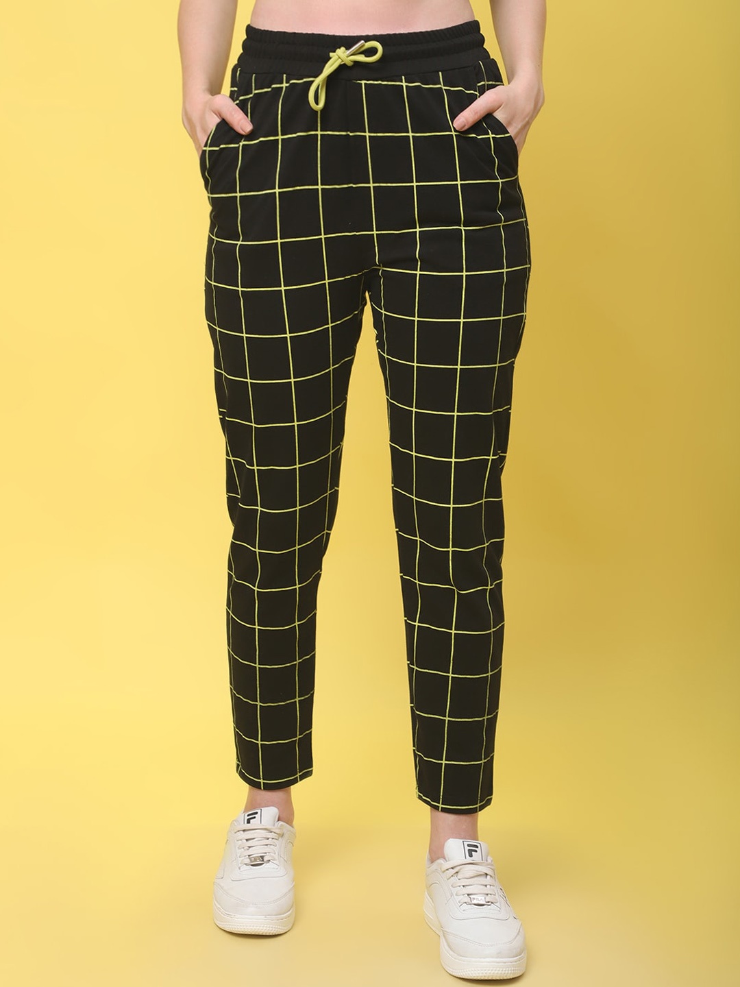 

DOOR74 Checked Cotton Cropped Slim Fit Track Pants, Black