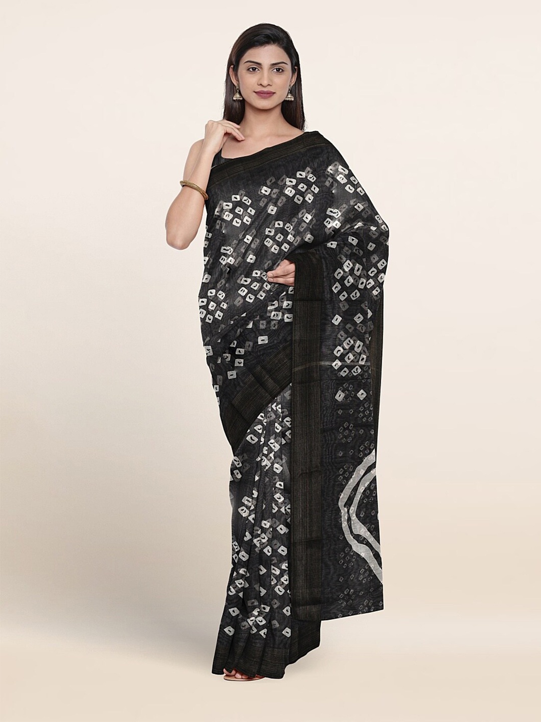 

Pothys Black & White Bandhani Saree