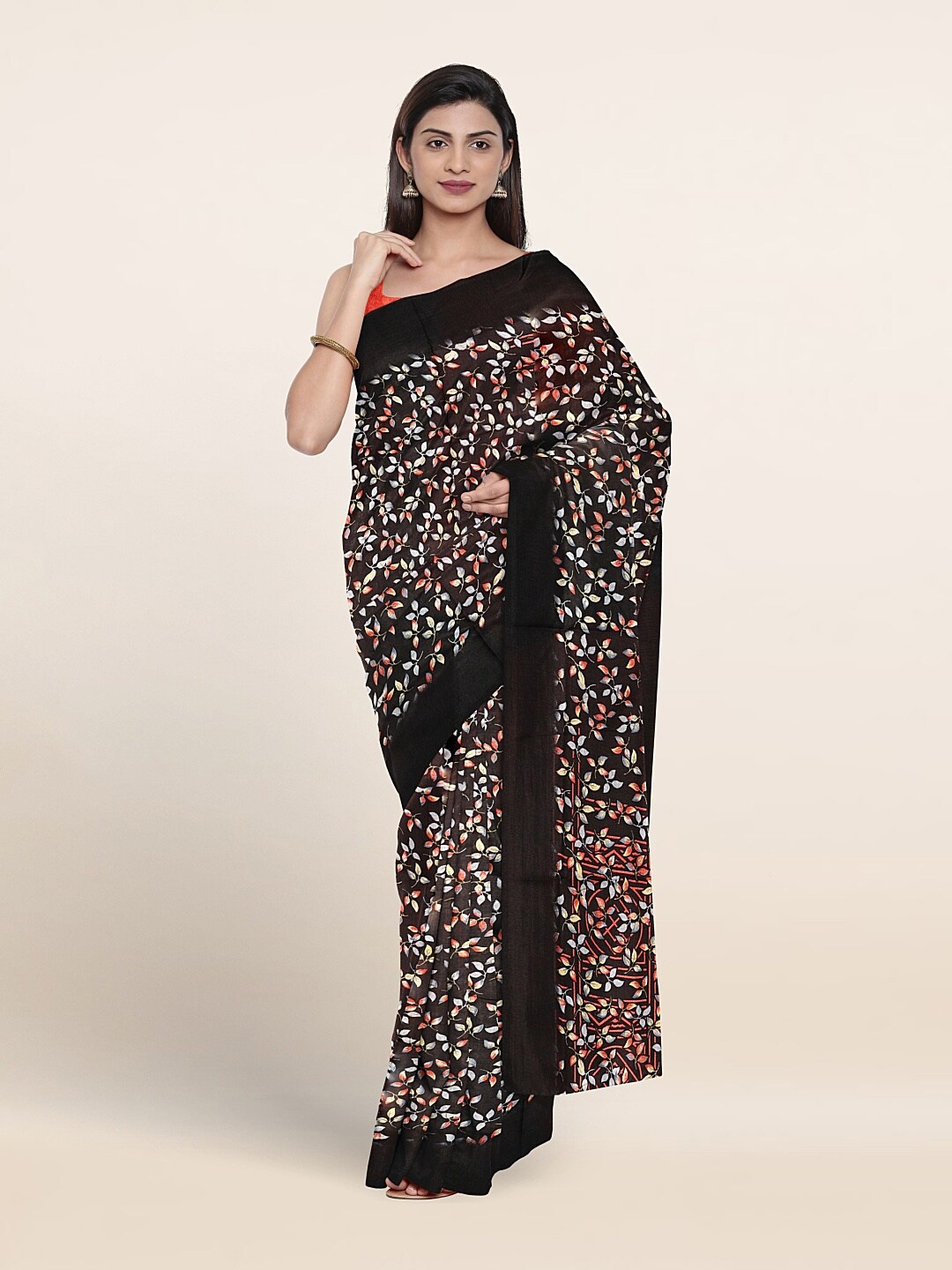 

Pothys Floral Printed Saree With Blouse Piece, Black