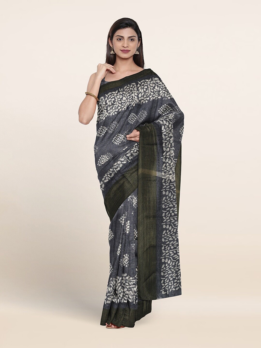 

Pothys Floral Printed Saree, Grey