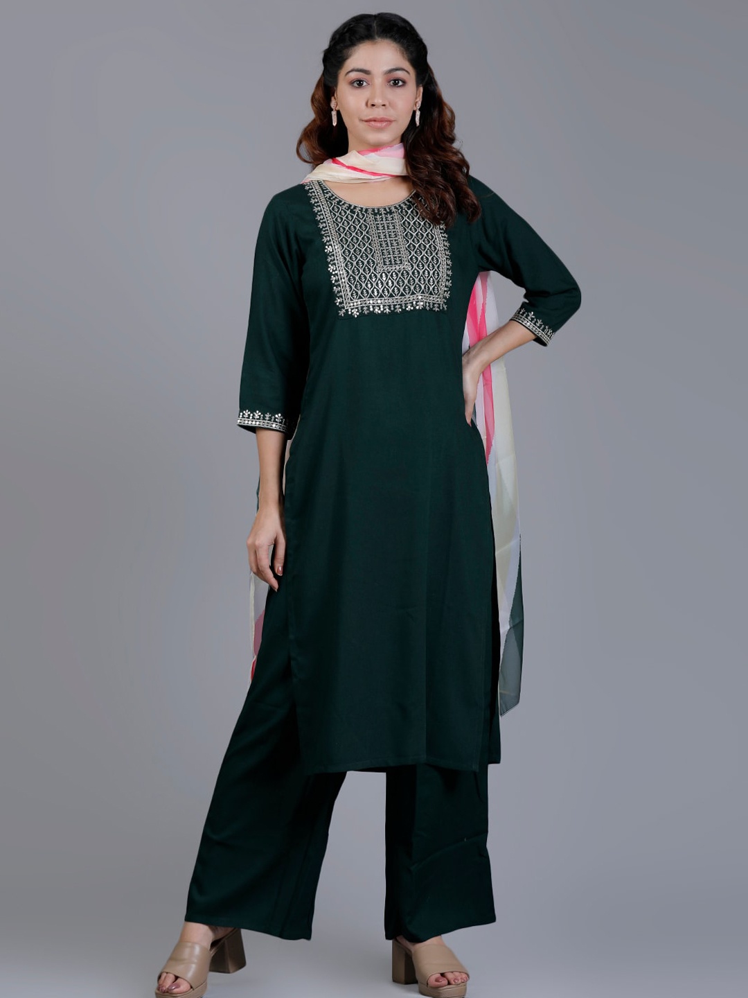 

V TRADITION Yoke-Design Straight Kurta & Palazzo With Dupatta, Green