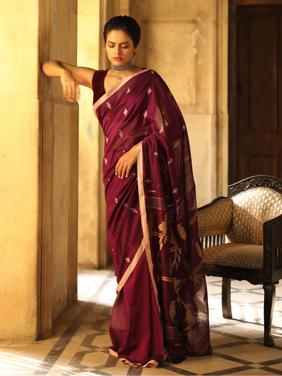 

Indethnic Ethnic Motif Pure Cotton Jamdani Saree With Blouse Piece, Purple