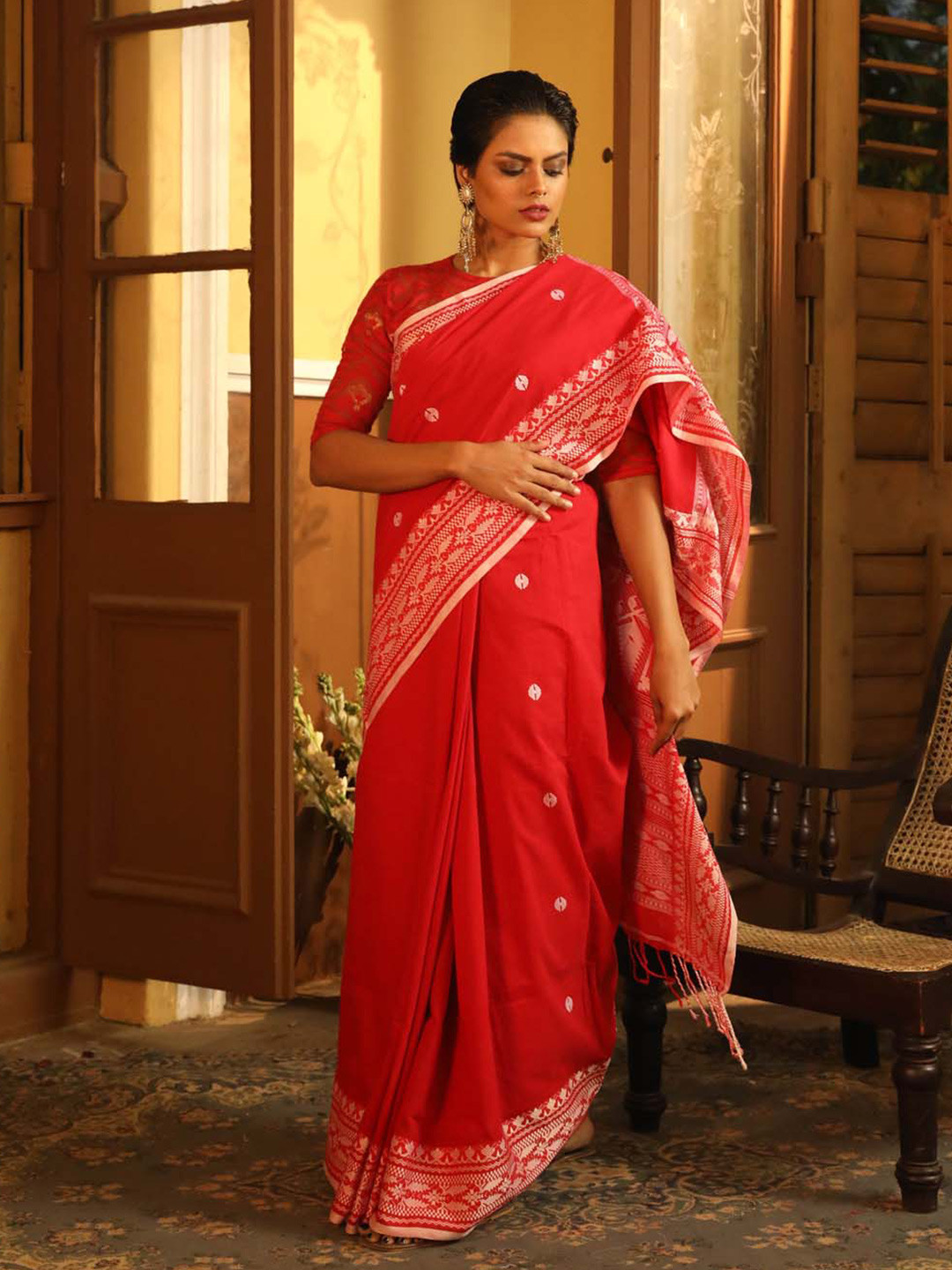 

Indethnic Woven Design Zari Pure Cotton Jamdani Saree, Red