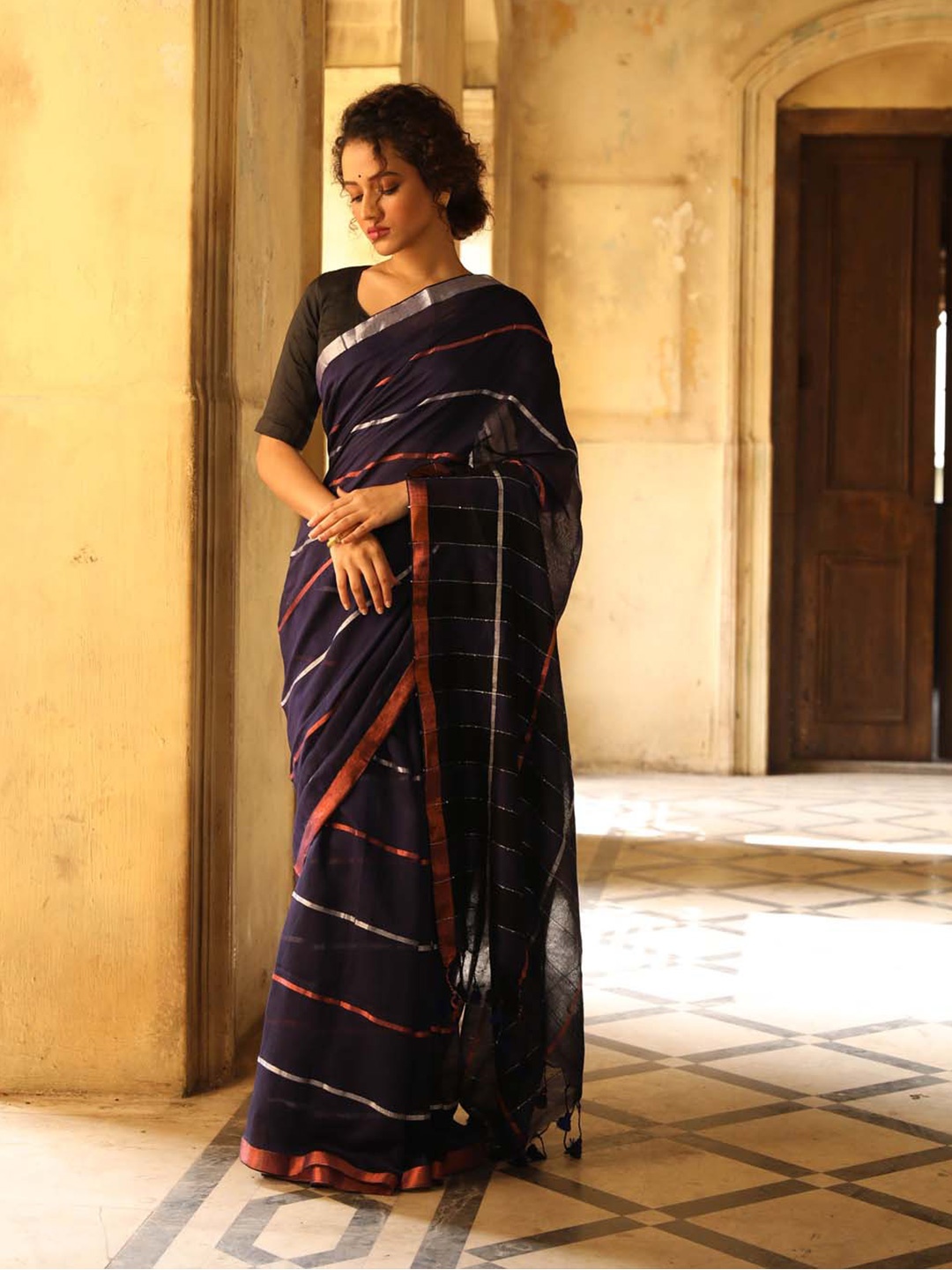 

Indethnic Striped Zari Pure Cotton Jamdani Saree, Navy blue