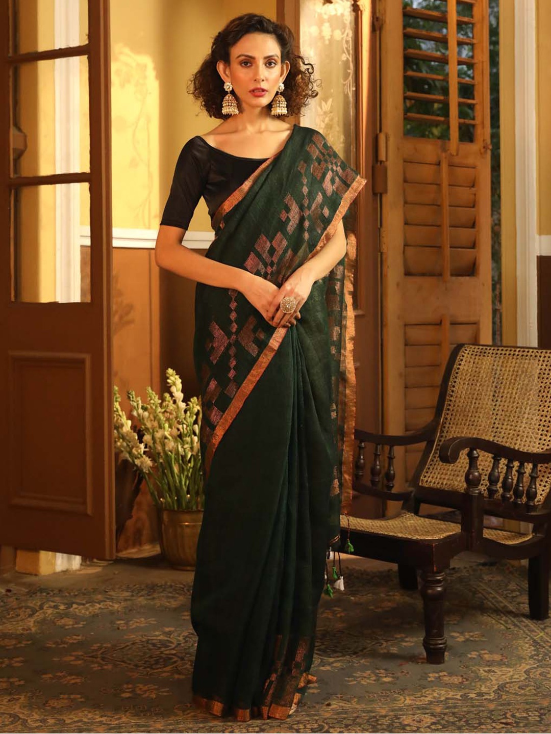 

Indethnic Geometric Woven Design Pure Linen Jamdani Saree, Green