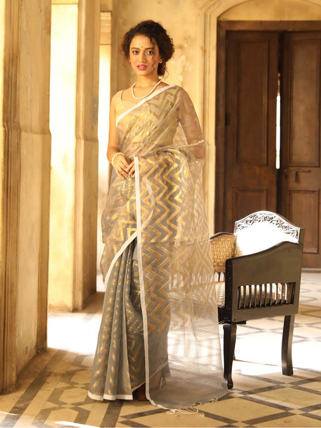 

Indethnic Woven Design Zari Tissue Jamdani Saree, Grey
