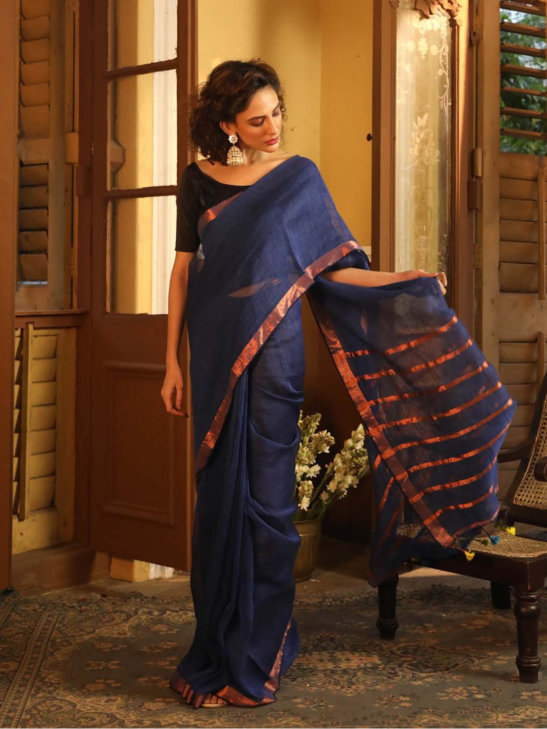

Indethnic Zari Pure Linen Jamdani Saree, Blue