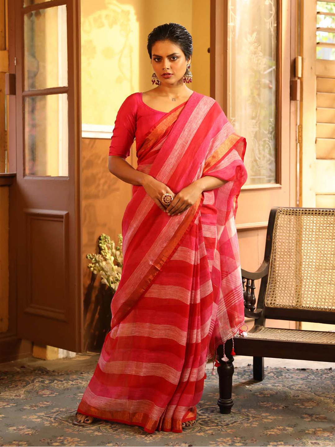

Indethnic Striped Zari Pure Linen Jamdani Saree With Blouse Piece, Red