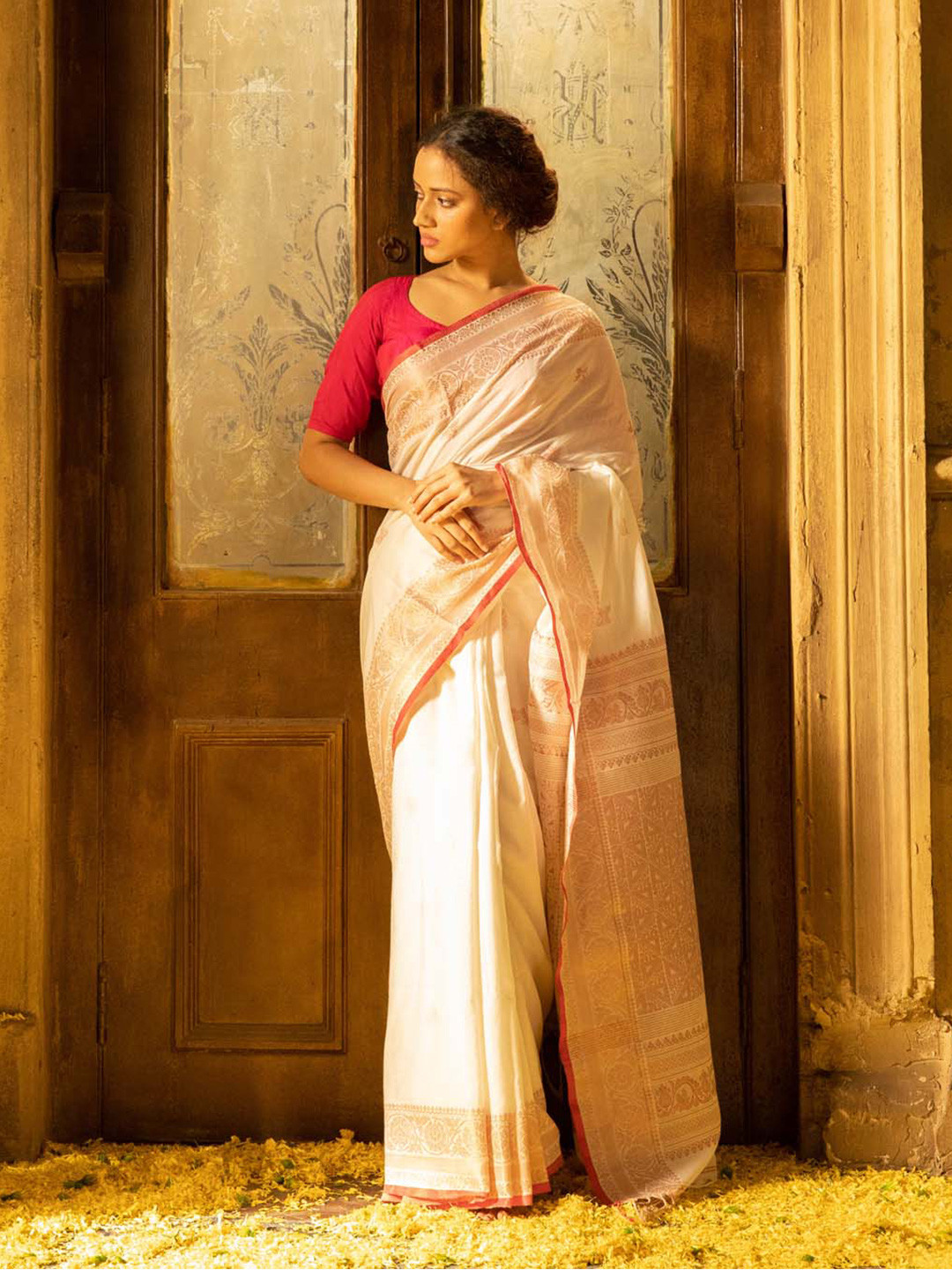 

Indethnic Woven Design Zari Pure Cotton Jamdani Saree, White