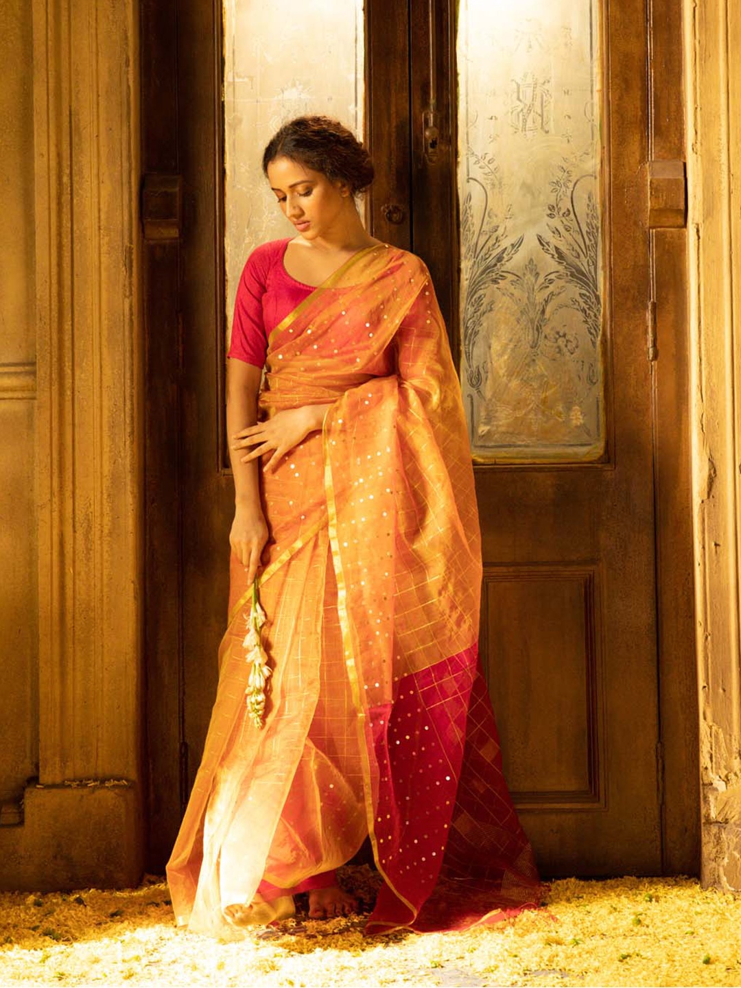 

Indethnic Checked Zari Pure Cotton Jamdani Saree, Red