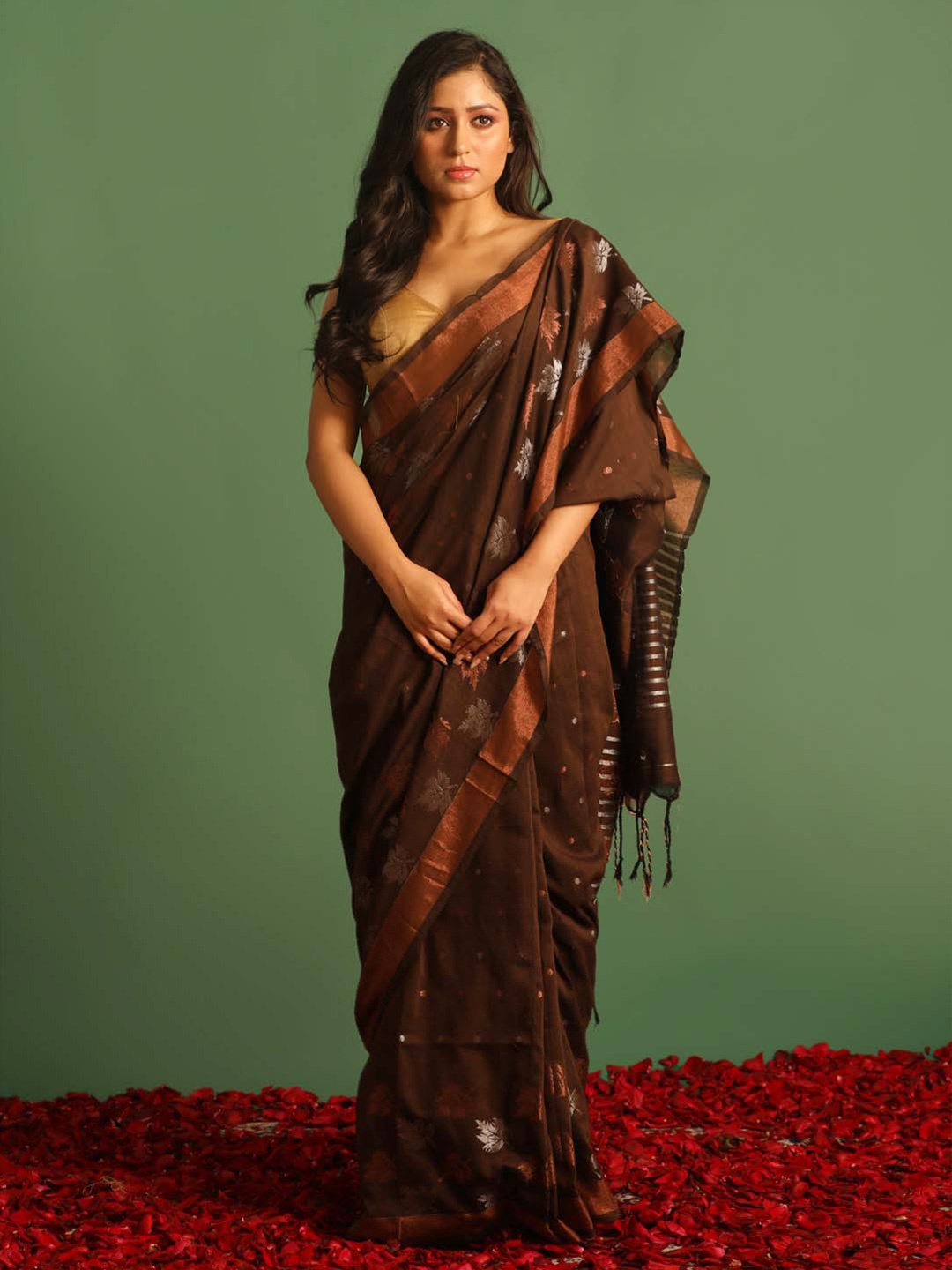 

Indethnic Floral Woven Design Zari Pure Cotton Jamdani Saree, Brown