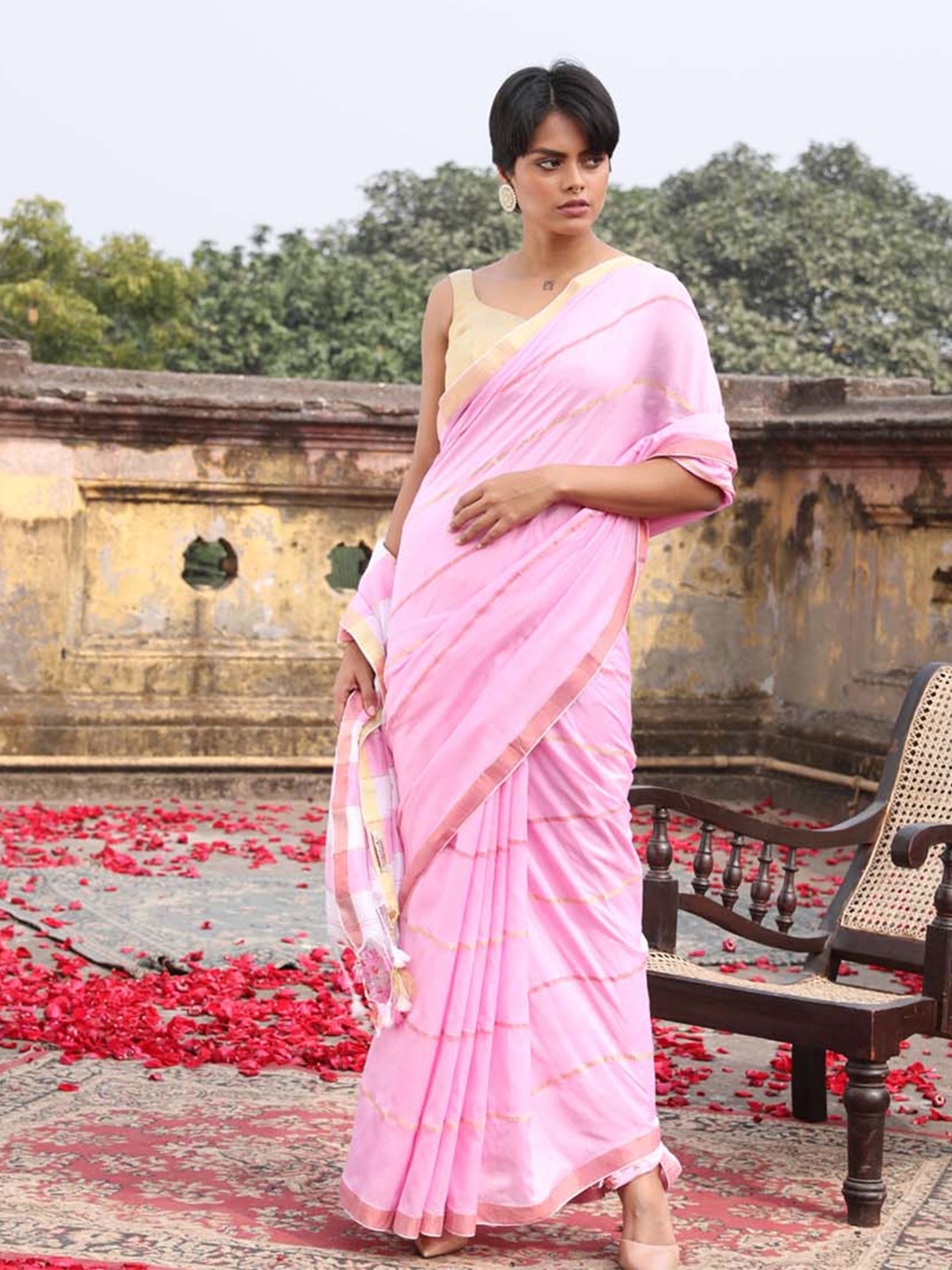 

Indethnic Striped Zari Pure Cotton Jamdani Saree With Blouse Piece, Pink