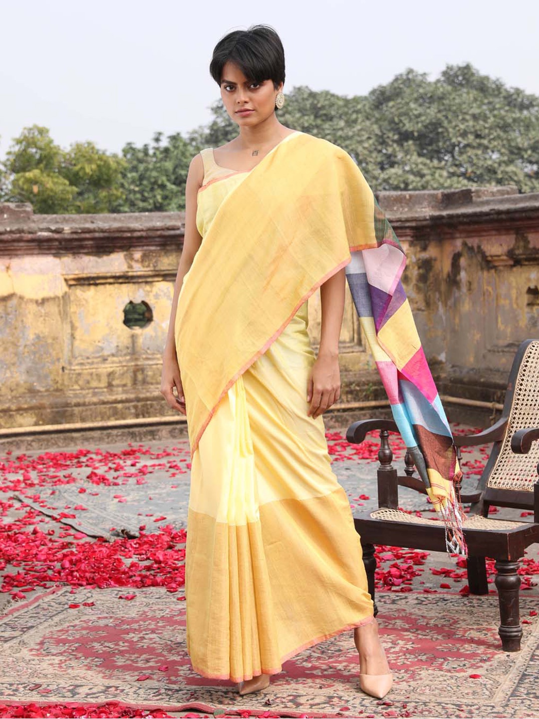 

Indethnic Colourblocked Pure Cotton Jamdani Saree With Blouse Piece, Yellow