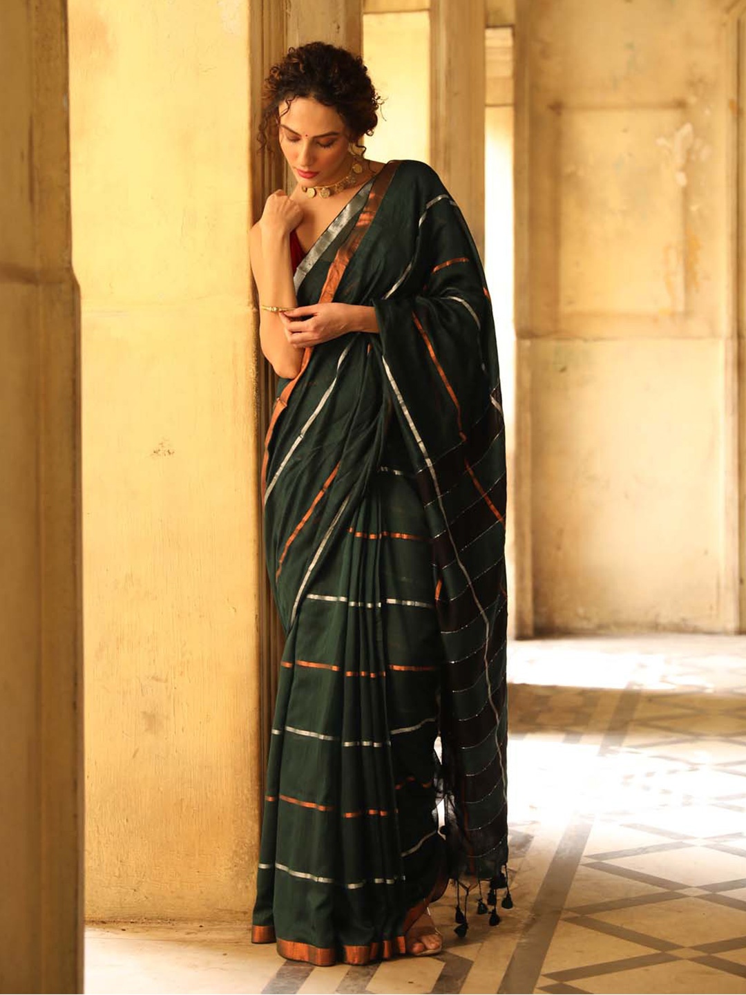 

Indethnic Striped Pure Cotton Jamdani Saree, Green
