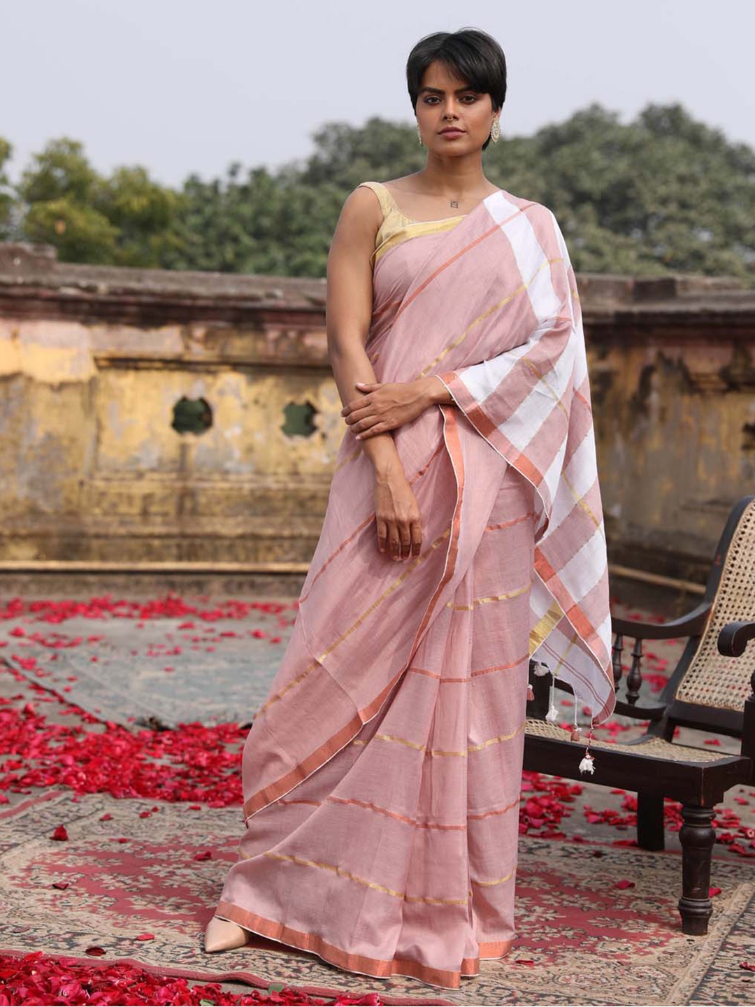 

Indethnic Striped Zari Pure Cotton Jamdani Saree, Beige