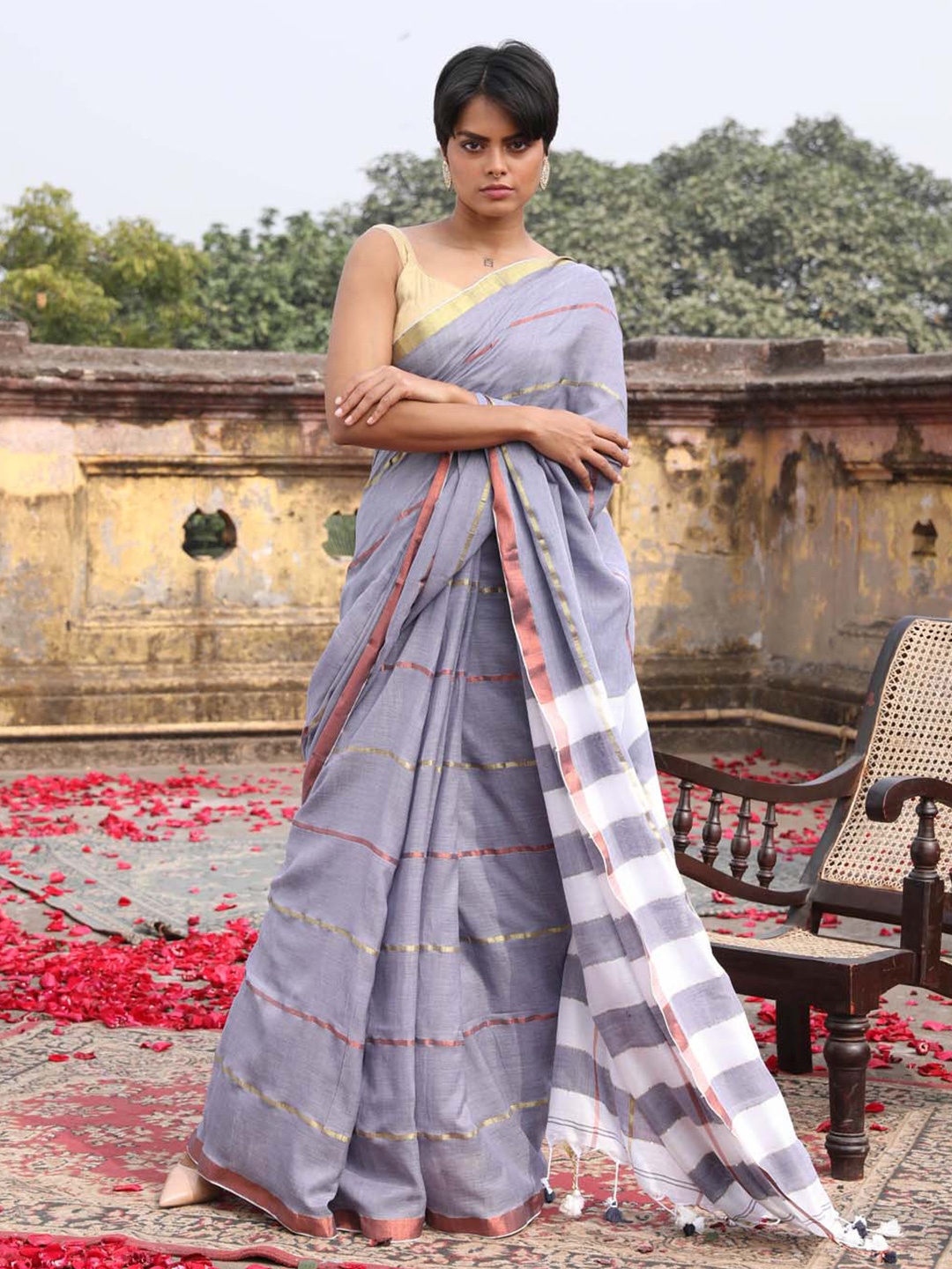 Indethnic Striped Zari Pure Cotton Jamdani Saree With Blouse Piece, Grey