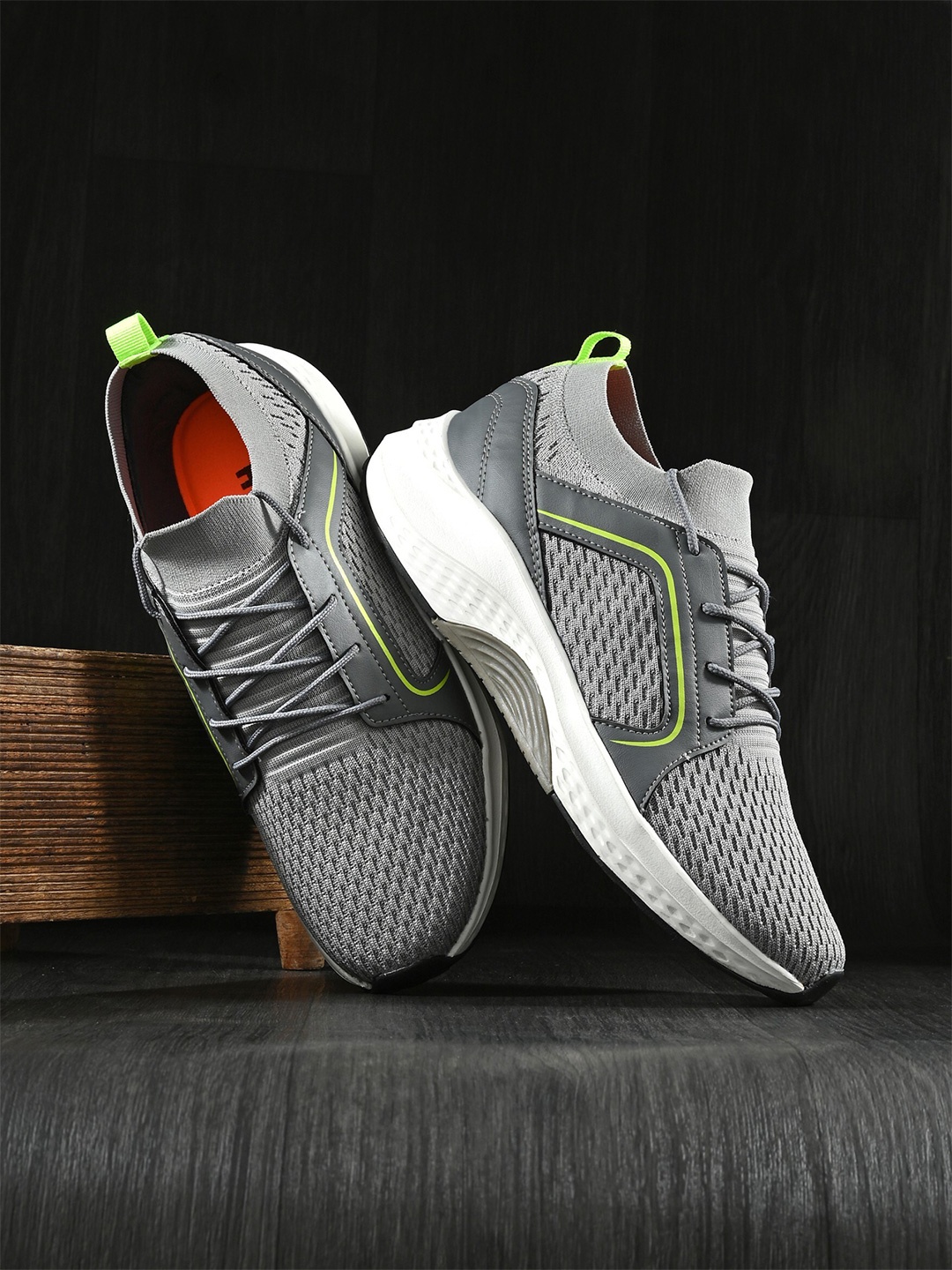 

HRX by Hrithik Roshan Men Grey And White Memory Foam Non-Marking Running Shoes