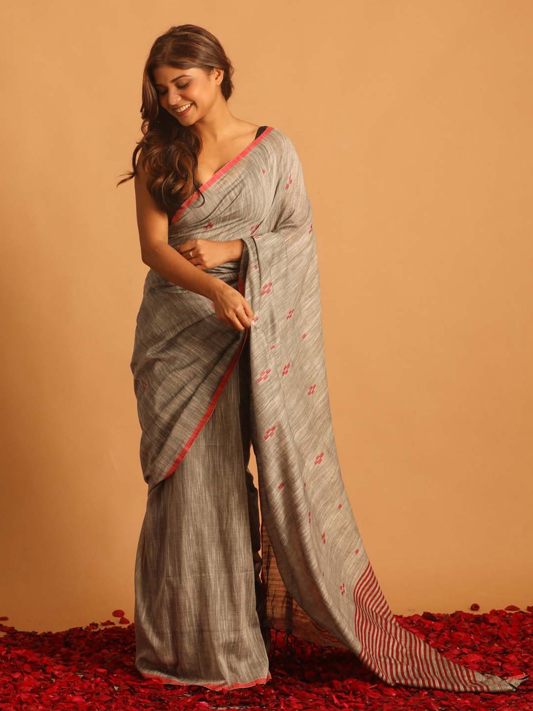 

Indethnic Ethnic Motif Woven Design Pure Cotton Jamdani Saree, Grey