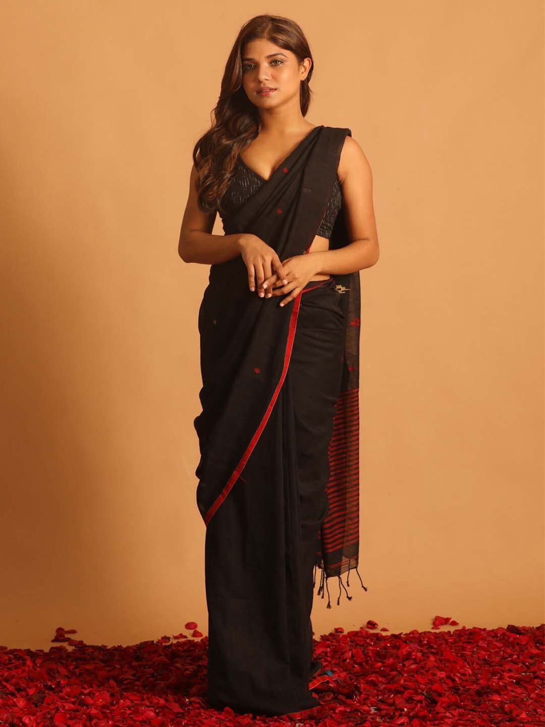 

Indethnic Ethnic Motif Woven Design Pure Cotton Jamdani Saree, Black