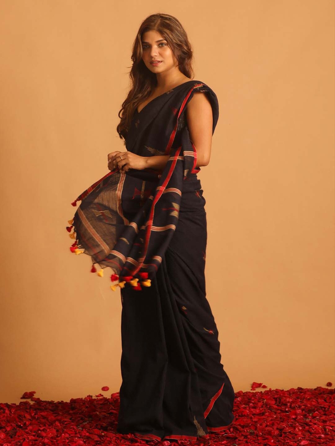 

Indethnic Ethnic Motif Woven Design Pure Cotton Jamdani Saree, Navy blue
