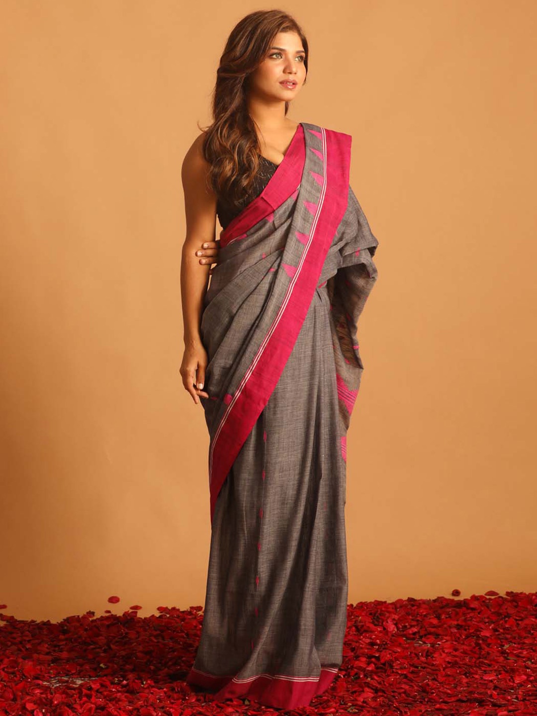 

Indethnic Ethnic Motifs Woven Design Pure Cotton Jamdani Saree, Black