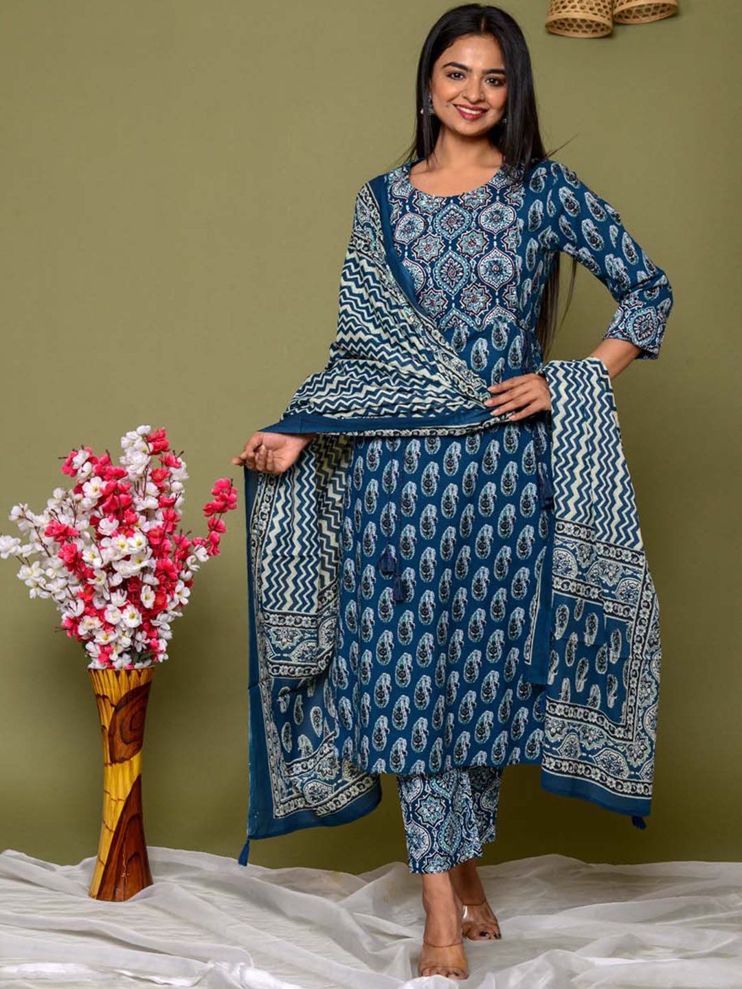 

Meena Bazaar Paisley Printed Pure Cotton Kurta with Trousers & Dupatta, Navy blue