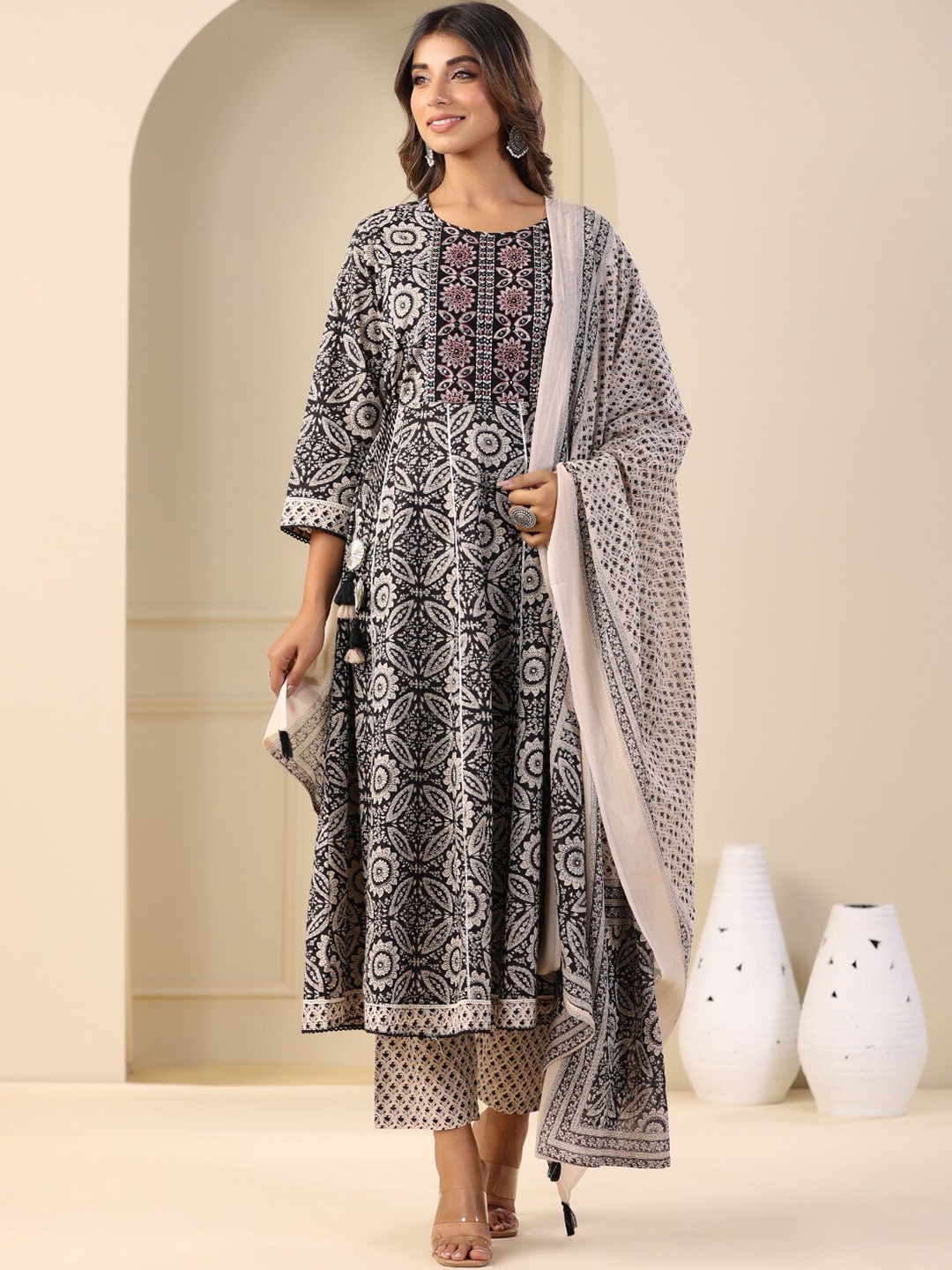 

Meena Bazaar Floral Printed Anarkali Cotton Kurta & Trousers With Dupatta, Black