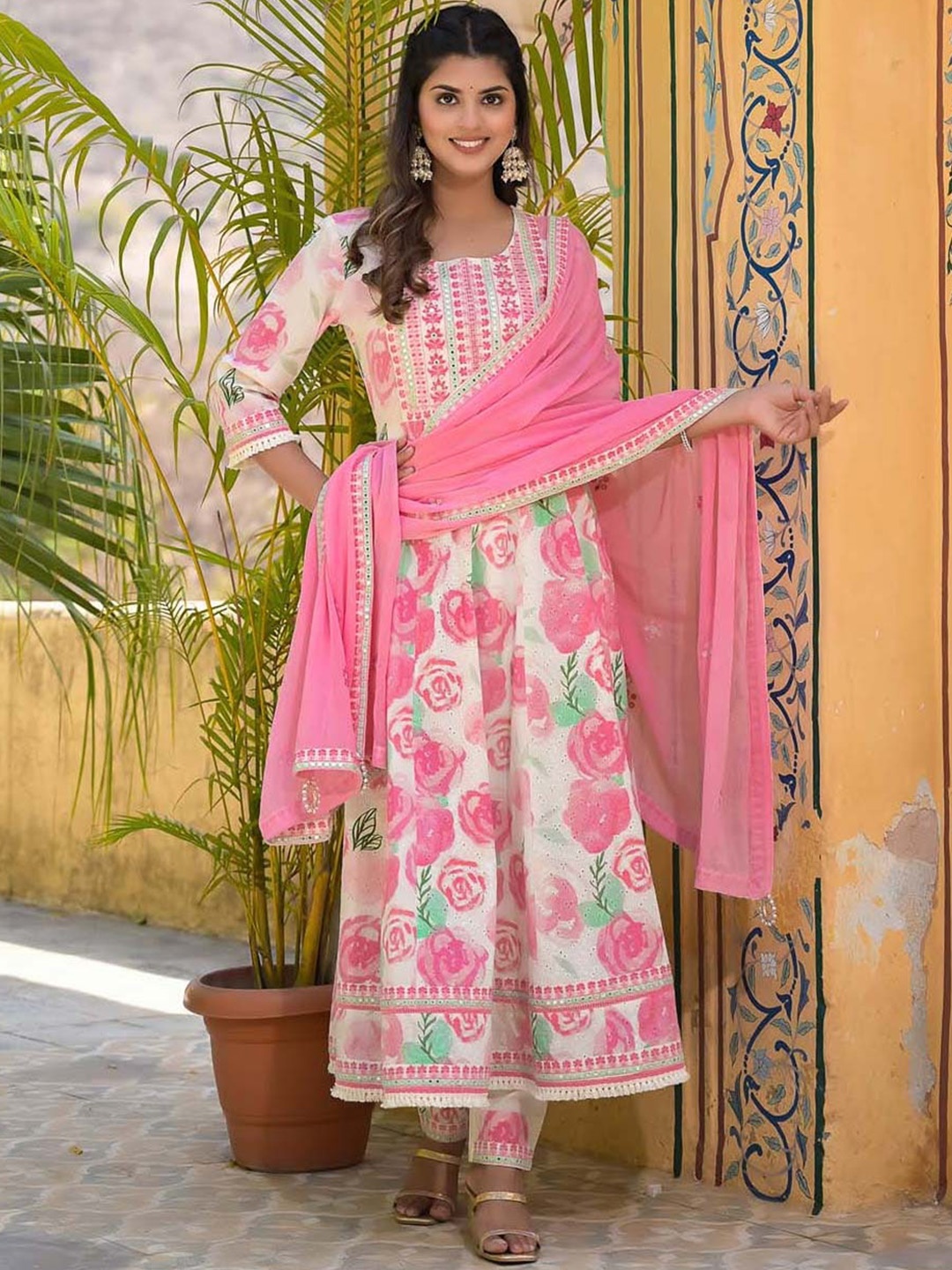

Meena Bazaar Floral Printed Regular Kurta With Trousers & Dupatta, White
