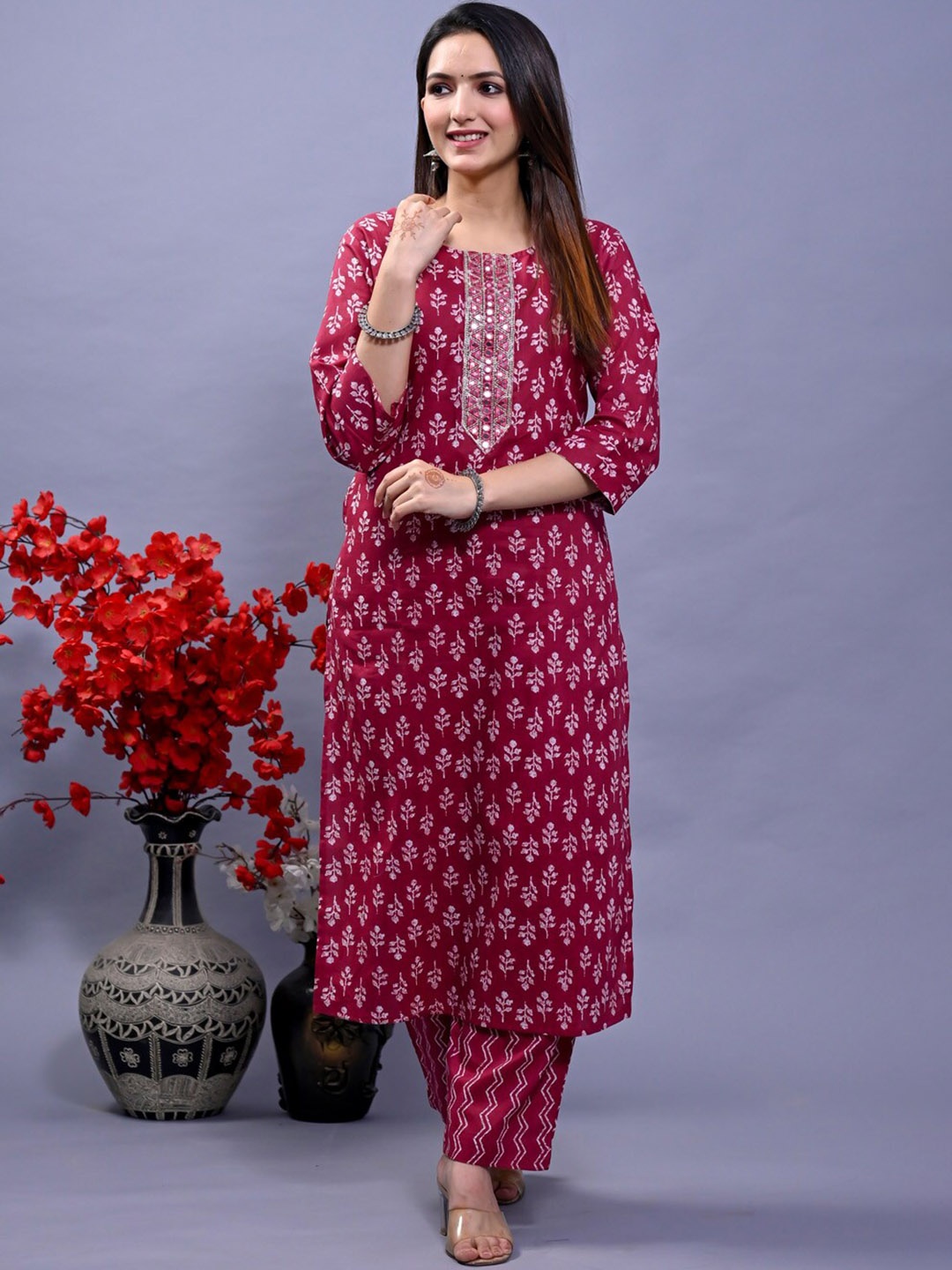 

Meena Bazaar Floral Printed Thread Work Kurta with Trousers & Dupatta, Maroon
