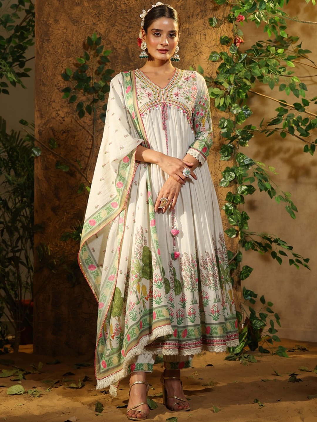 

Meena Bazaar Floral Printed Kurta with Trousers & Dupatta, Cream