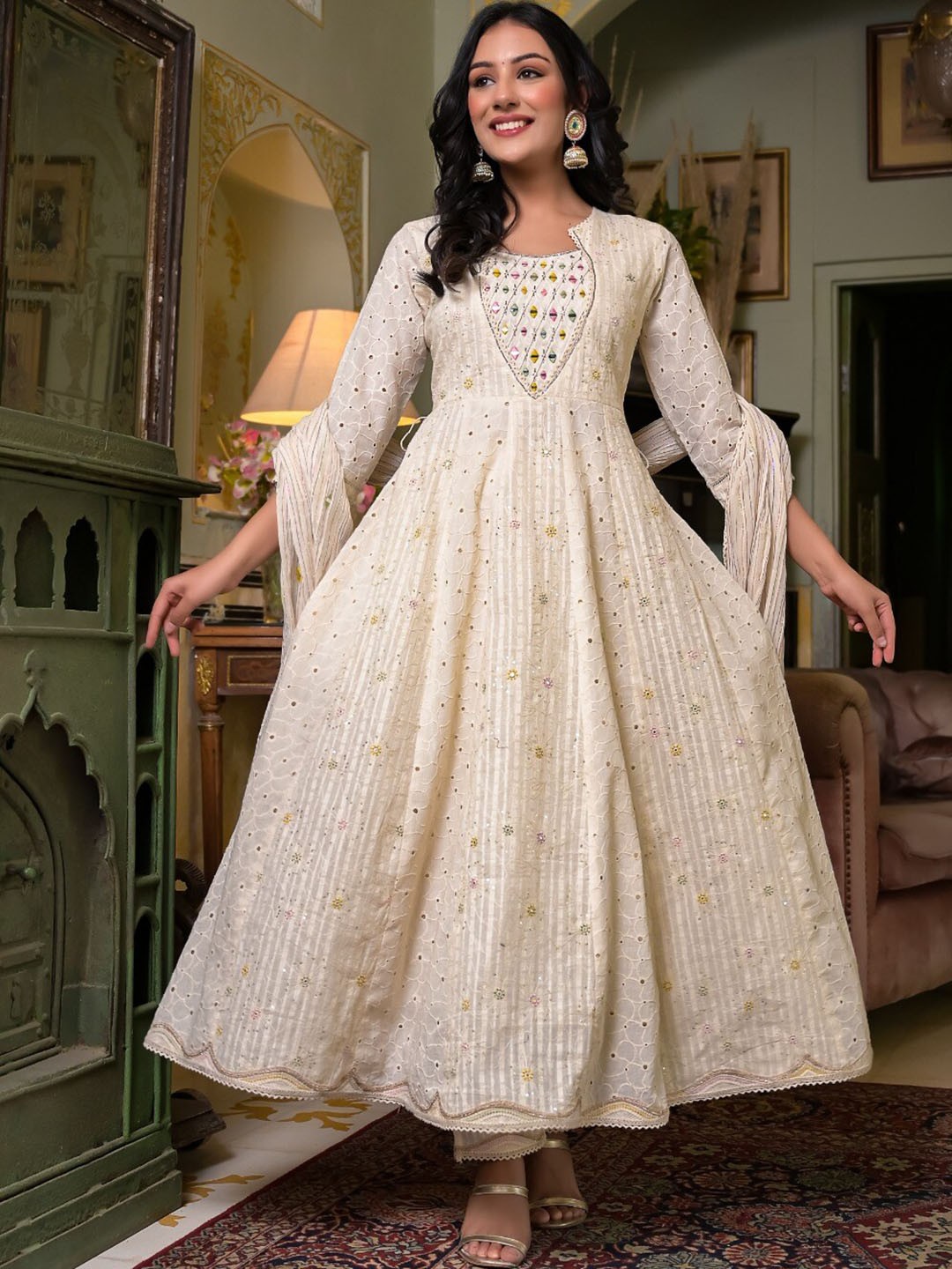 

Meena Bazaar Floral Embroidered Regular Kurta With Trousers & Dupatta, Cream