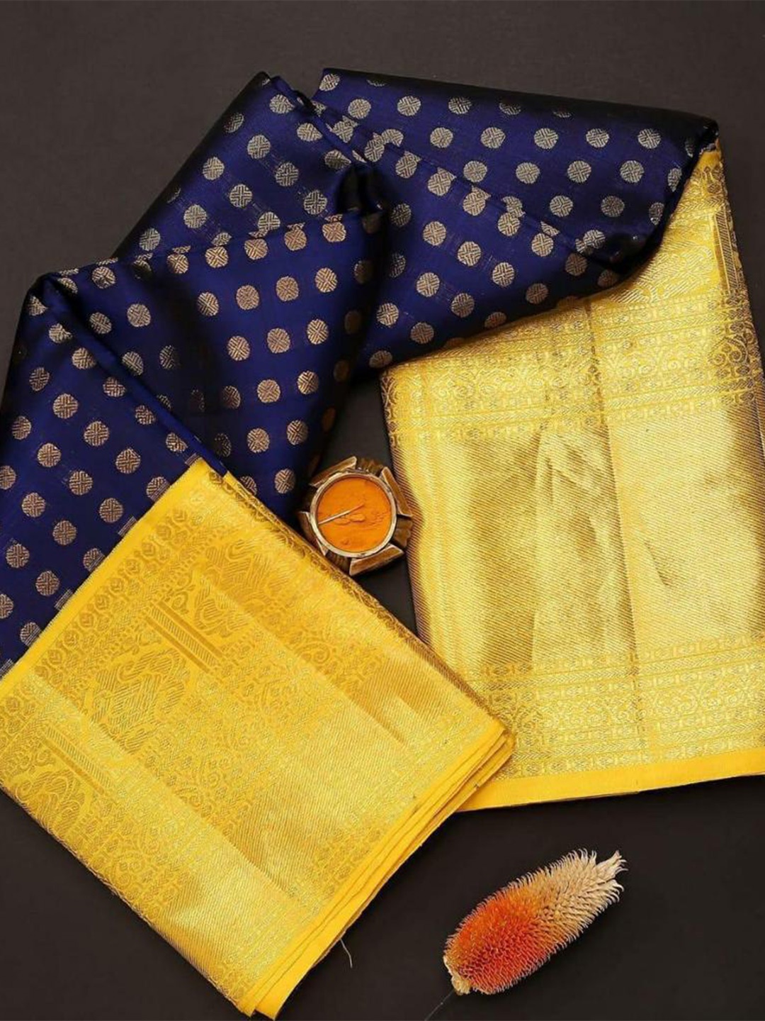 

DIVASTRI ethnic Motif Woven Design Zari Banarasi Saree, Blue