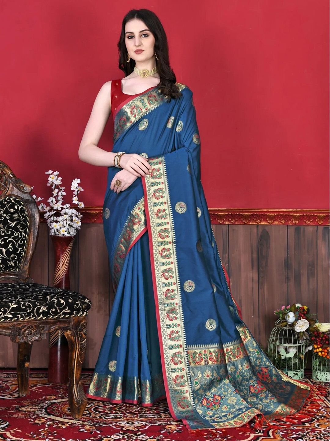 

Mitera Navy Blue & Red Ethnic Woven Design Zari Paithani Saree