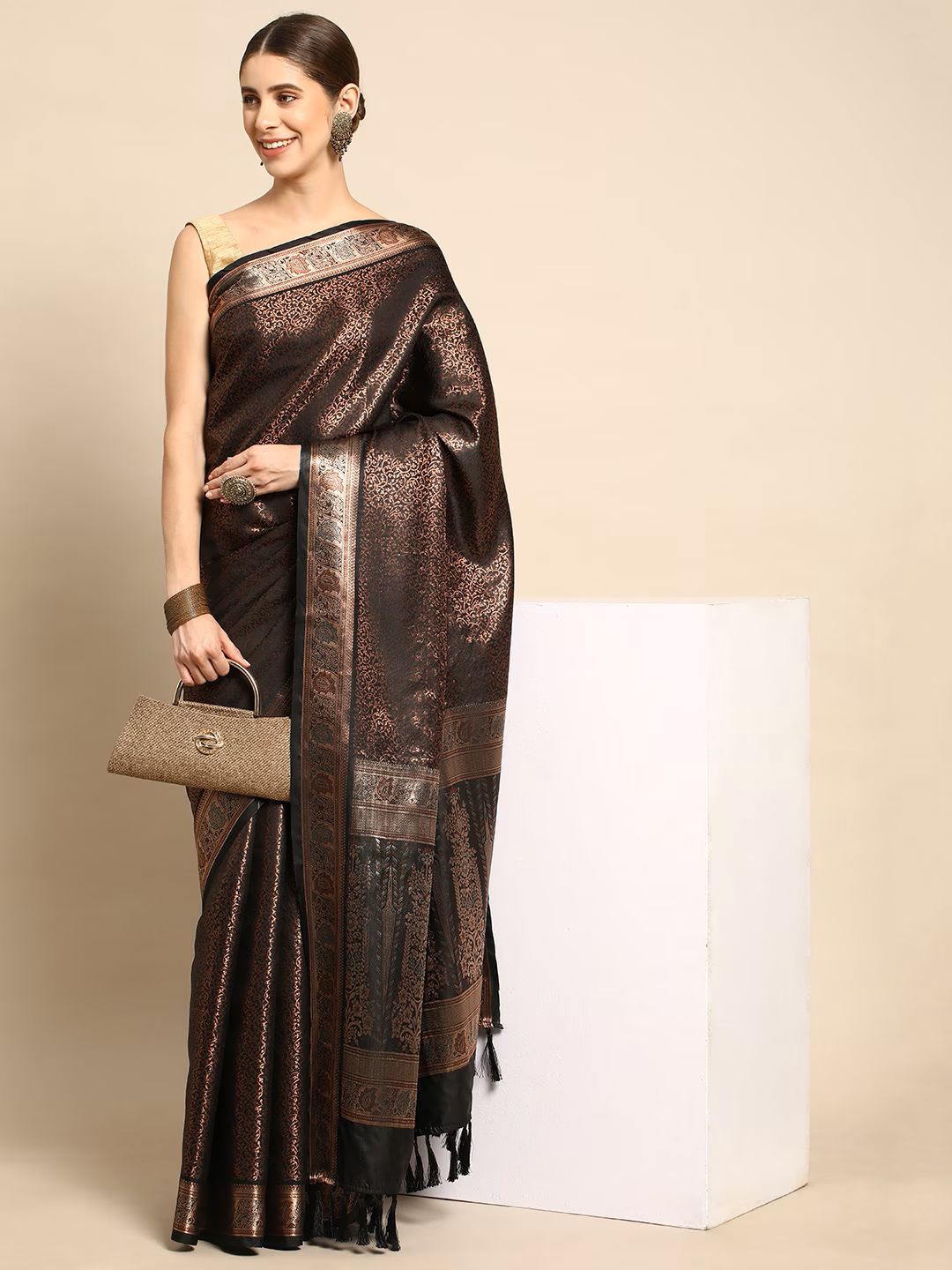 

Mitera Black & Gold-Toned Woven Design Zari Silk Blend Banarasi Saree