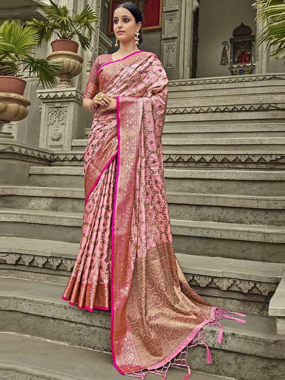 

Mitera Pink & Gold-Toned Floral Woven Design Zari Banarasi Saree