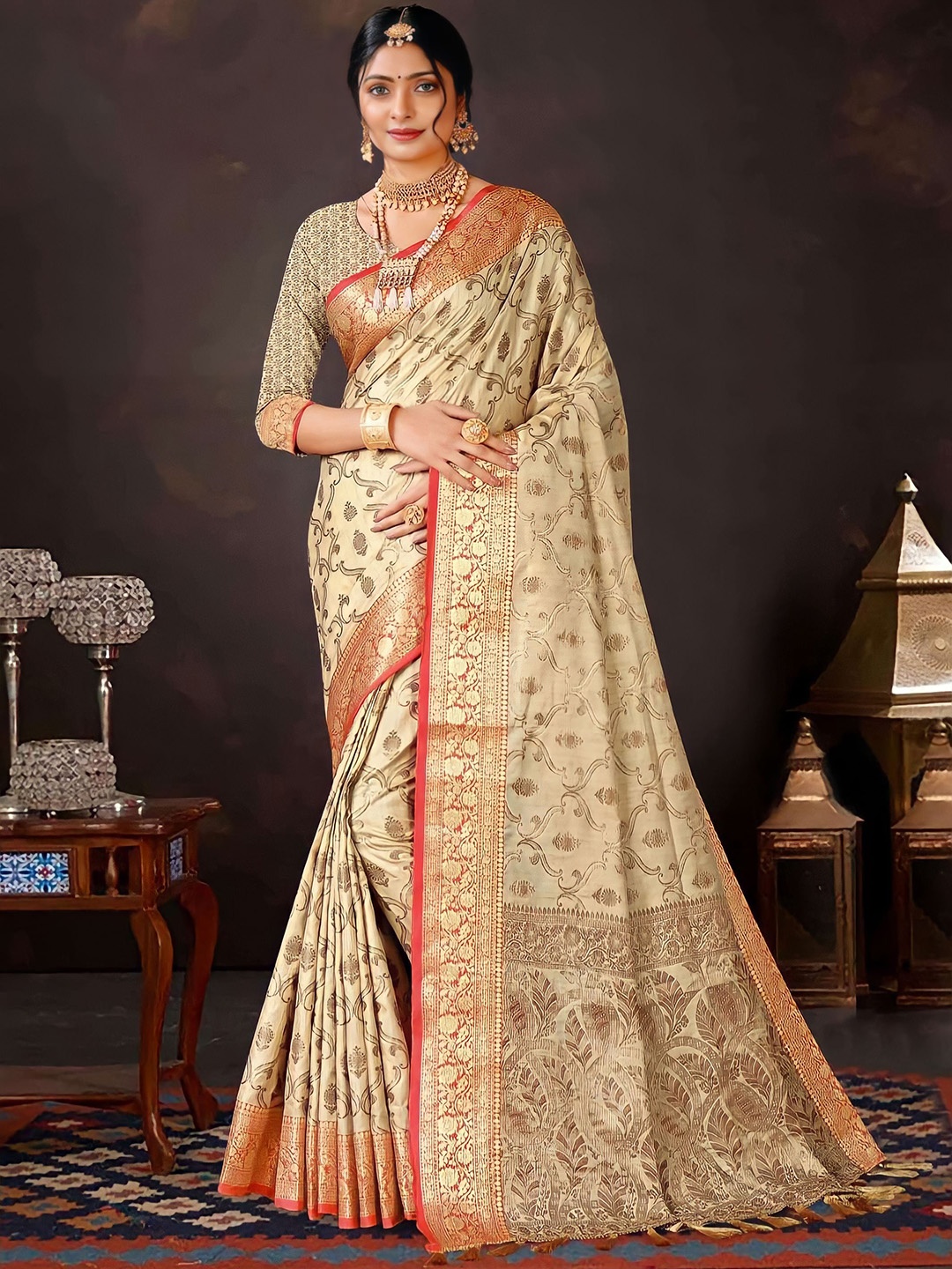 

Mitera Grey & Red Woven Design Zari Silk Blend Banarasi Saree