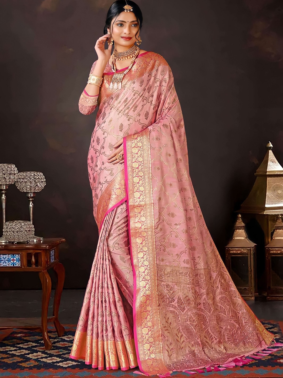 

Mitera Pink & Peach-Coloured Woven Design Zari Silk Blend Banarasi Saree
